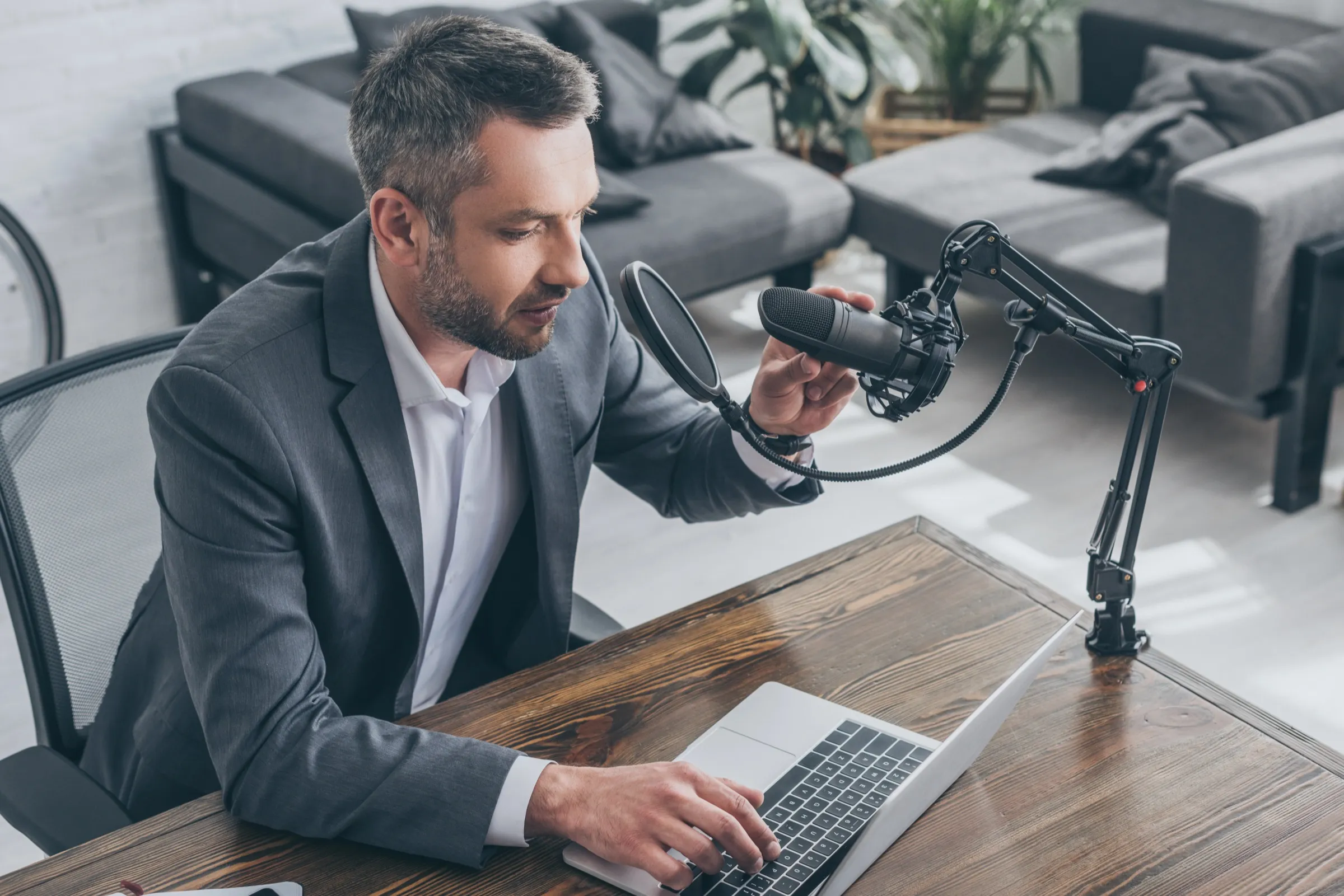 A manager recording an update for his team